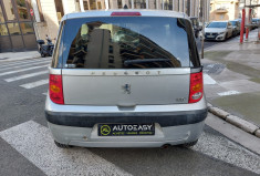 Peugeot 1007 1.4 i 75 ch 62200 kms 1ere main