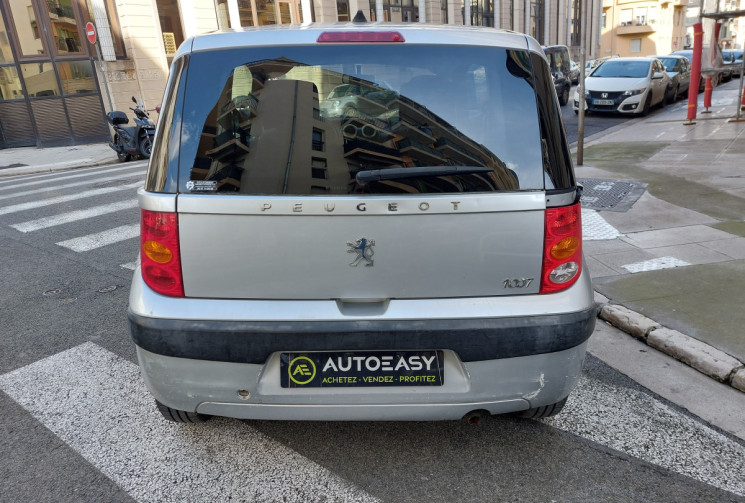 Peugeot 1007 1.4 i 75 ch 62200 kms 1ere main