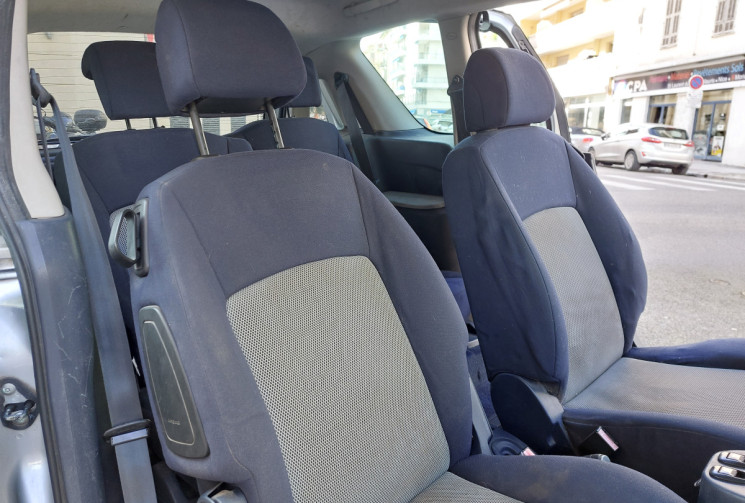 Peugeot 1007 1.4 i 75 ch 62200 kms 1ere main