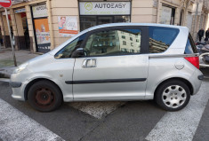 Peugeot 1007 1.4 i 75 ch 62200 kms 1ere main