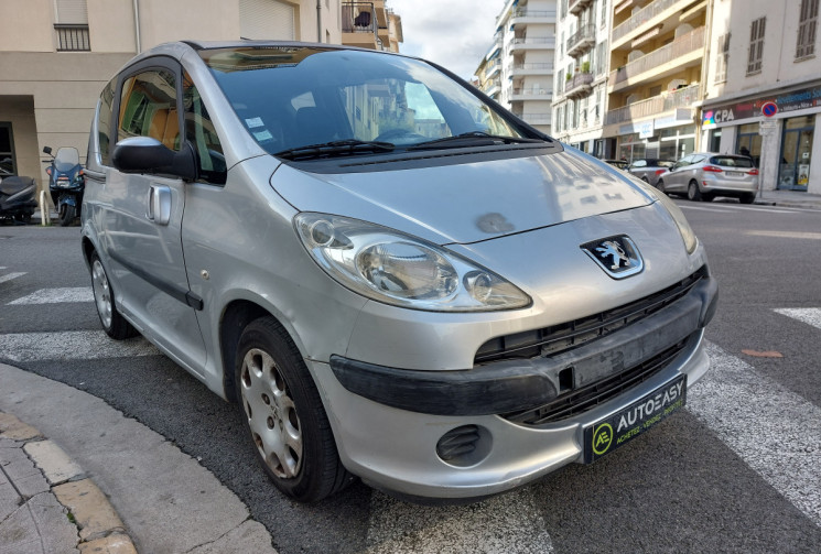Peugeot 1007 1.4 i 75 ch 62200 kms 1ere main