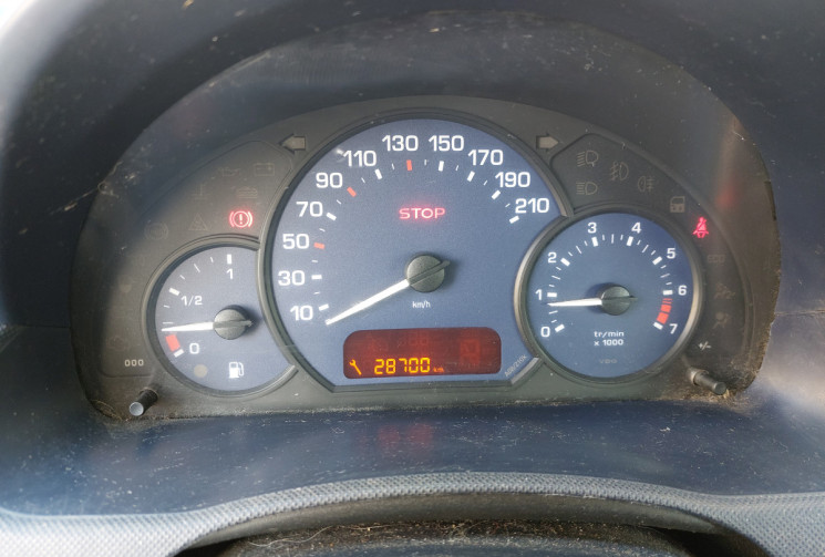 Peugeot 1007 1.4 i 75 ch 62200 kms 1ere main
