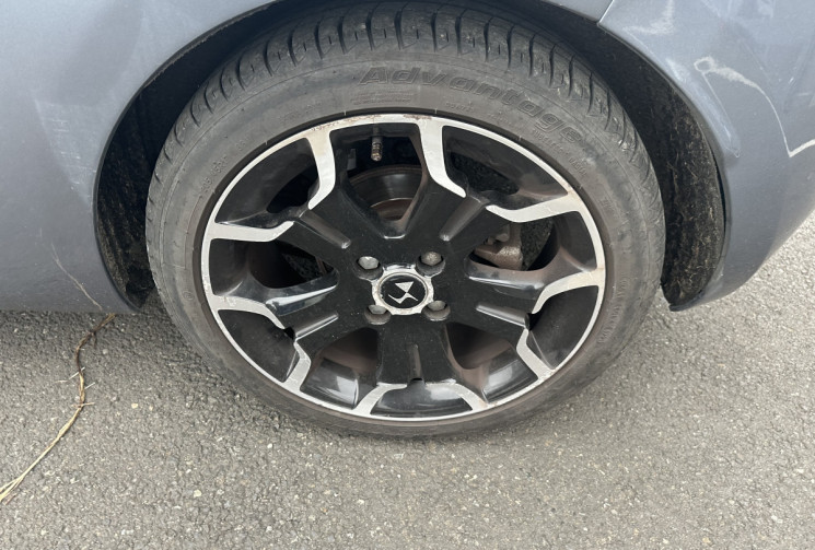 Citroën DS3 1.6 e-HDI 112 SPORT CHIC