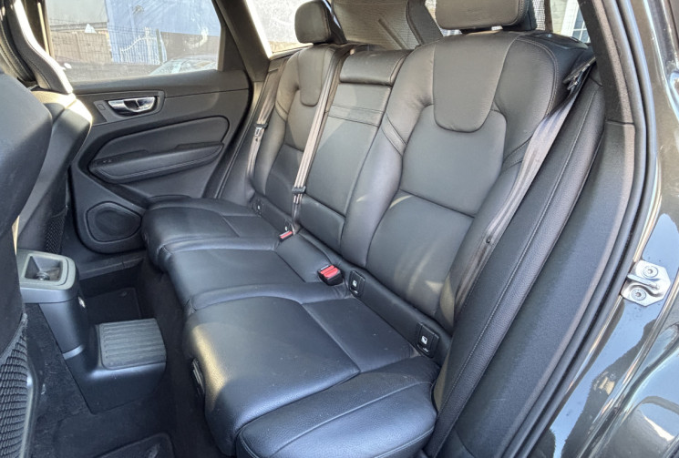 Volvo XC60 II T8 HYBRID AWD 303 + 87 Ch Geartronic 8 Inscription Luxe * ENTRETIEN VOLVO * 