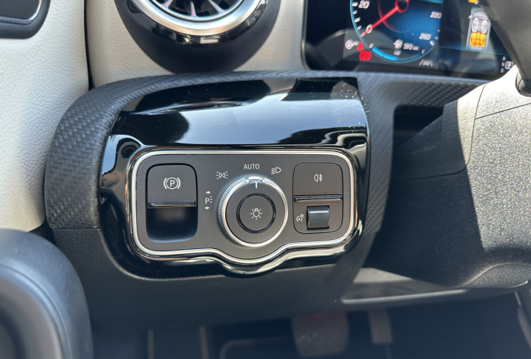 Mercedes CLASSE A BERLINE 200d / 150 Ch / Style Line / 8G-DCT / Entretien Mercedes