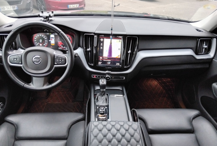 Volvo XC60 D4 190 ch Business Executive Gtro - Compteur virtuel - Suivi entretien complet  -