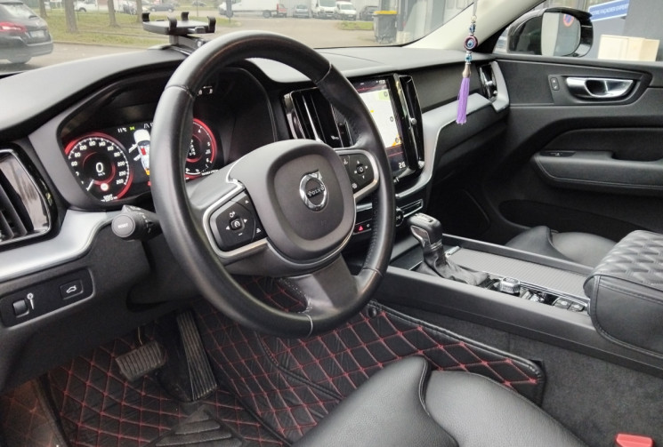 Volvo XC60 D4 190 ch Business Executive Gtro - Compteur virtuel - Suivi entretien complet  -