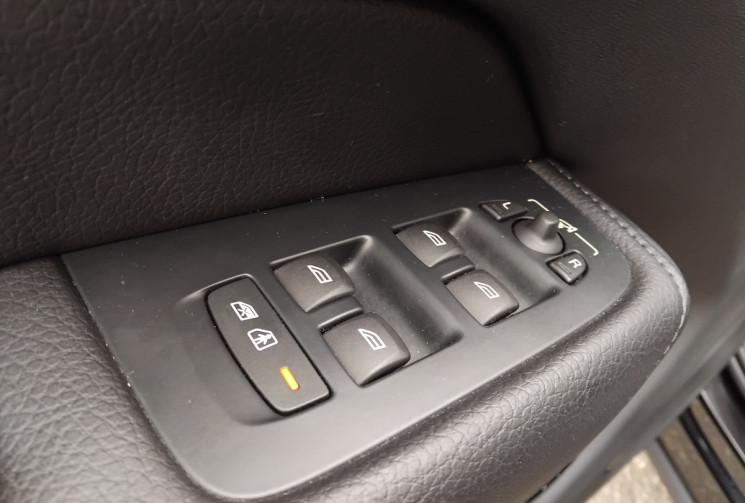 Volvo XC60 D4 190 ch Business Executive Gtro - Compteur virtuel - Suivi entretien complet  -