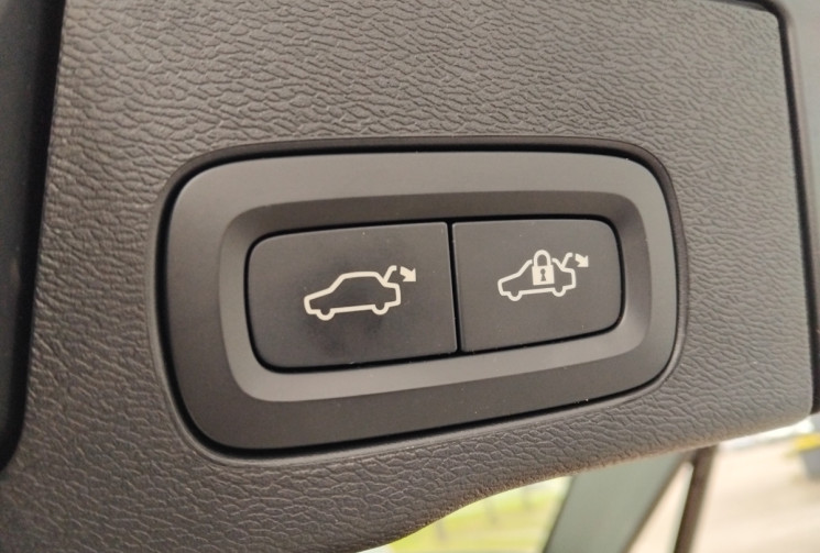Volvo XC60 D4 190 ch Business Executive Gtro - Compteur virtuel - Suivi entretien complet  -