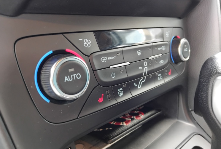 Ford Focus SW 1.5 TDCi 120 ch Stop&Start ST Line PowerShift - GPS - sièges chauffants -
