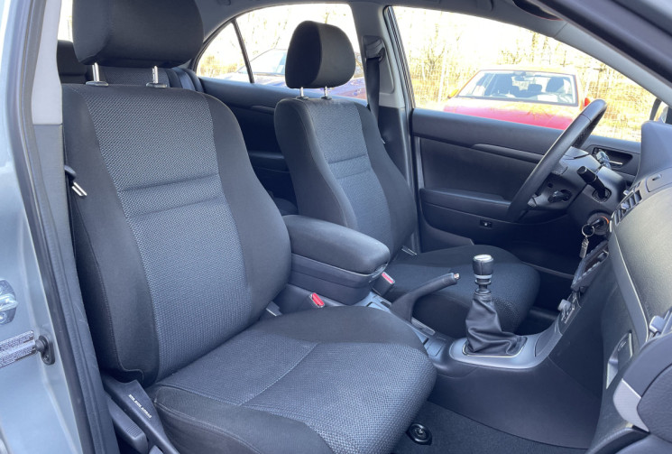 Toyota AVENSIS  D-4D 126 CH Linéa Techno 5p* 91000 km* 1E Main