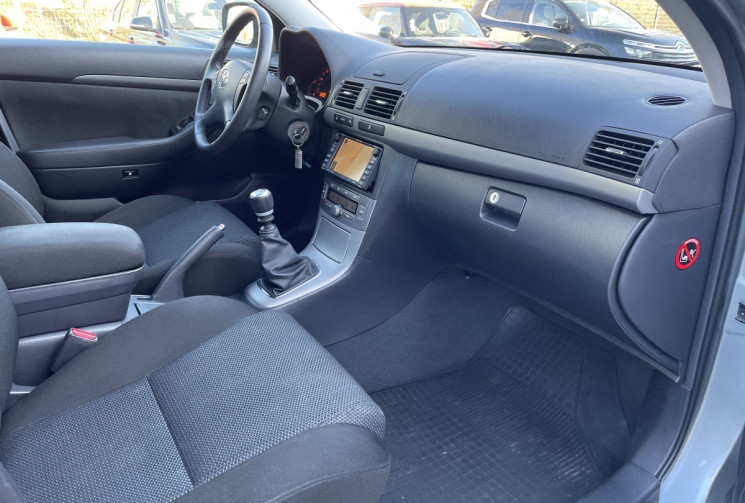 Toyota AVENSIS  D-4D 126 CH Linéa Techno 5p* 91000 km* 1E Main