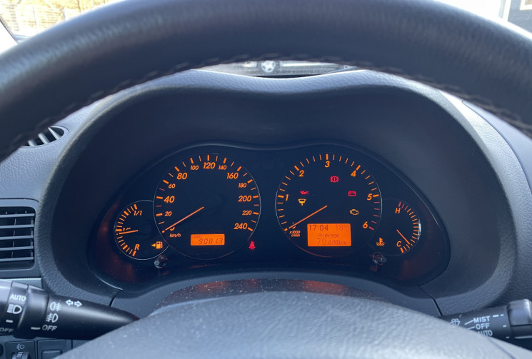 Toyota AVENSIS  D-4D 126 CH Linéa Techno 5p* 91000 km* 1E Main