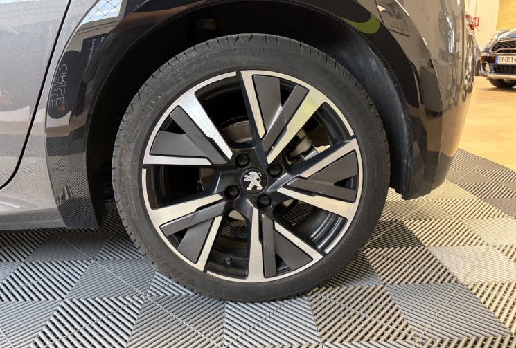 Peugeot 208 1.2 PureTech 12V EAT8 S&S 130 GT LINE / TOIT PANORAMIQUE
