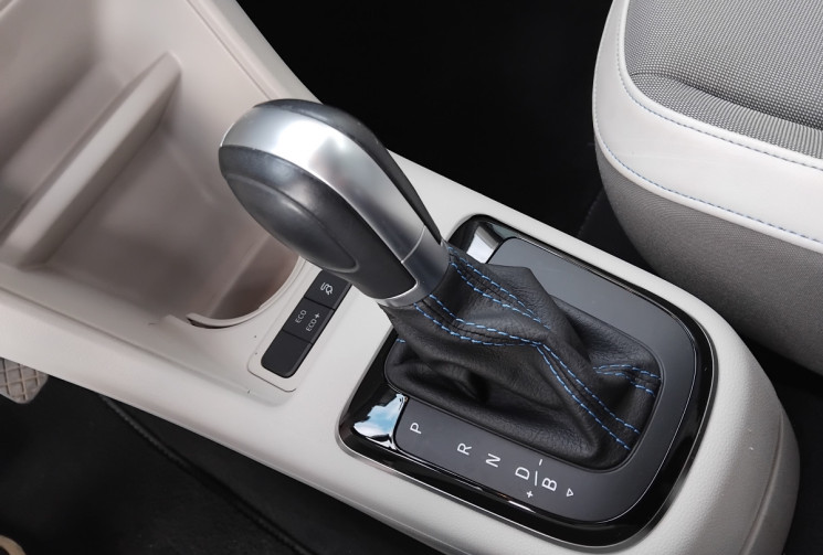 Volkswagen UP!  82 Cv 16 Kw BVA 5 portes