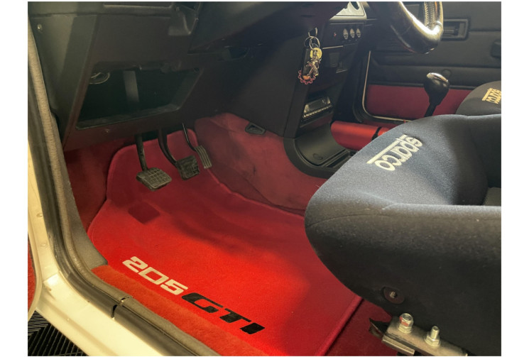 Peugeot 205 GTI 1.6 115 ch / Garantie 12 Mois