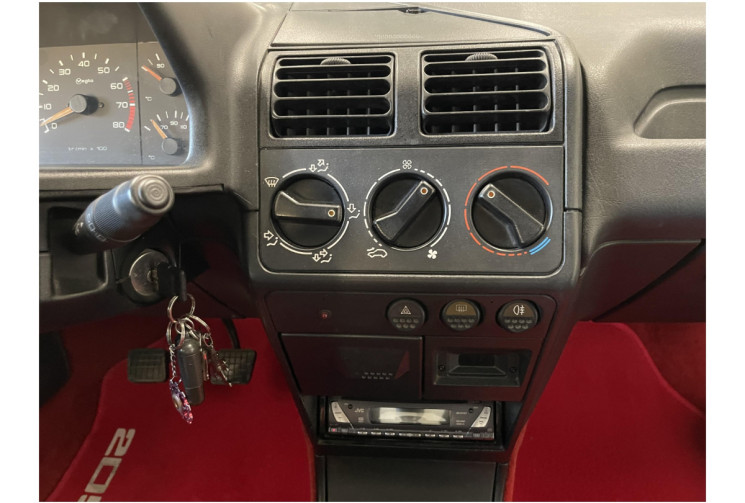 Peugeot 205 GTI 1.6 115 ch / Garantie 12 Mois