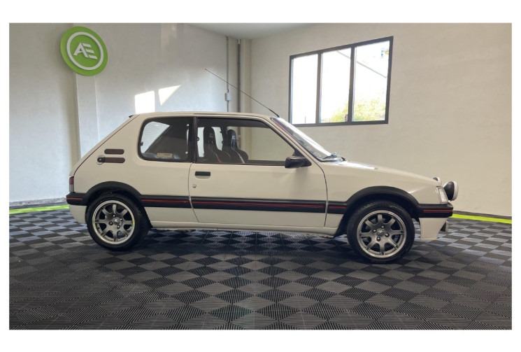 Peugeot 205 GTI 1.6 115 ch / Garantie 12 Mois