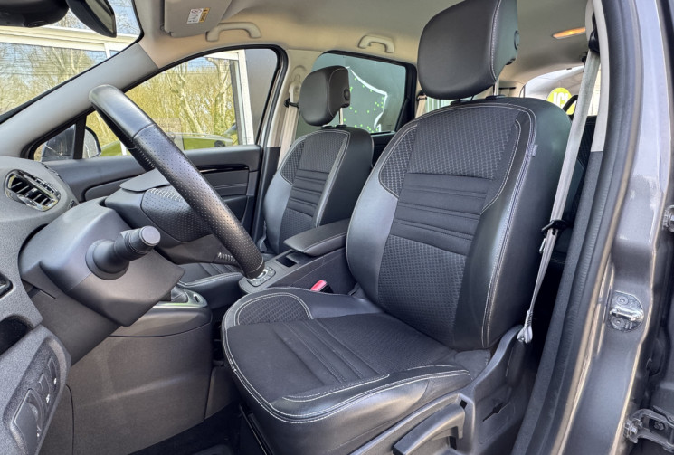 Renault GRAND SCENIC lll ( 3 ) 1.6 DCI 130 BOSE 7 PL * ENTRETIEN A JOUR * CT OK * GARANTIE 6 MOIS