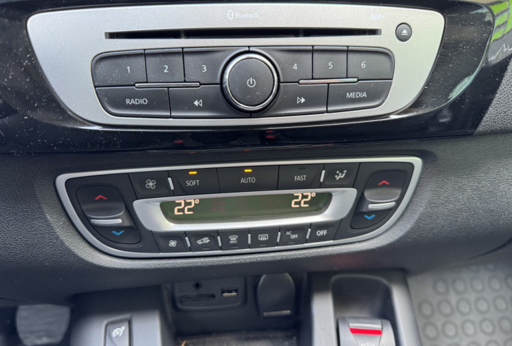 Renault GRAND SCENIC lll ( 3 ) 1.6 DCI 130 BOSE 7 PL * ENTRETIEN A JOUR * CT OK * GARANTIE 6 MOIS