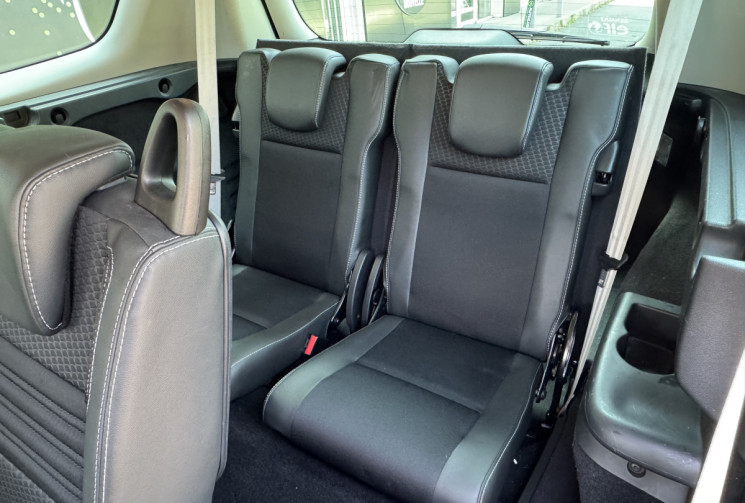 Renault GRAND SCENIC lll ( 3 ) 1.6 DCI 130 BOSE 7 PL * ENTRETIEN A JOUR * CT OK * GARANTIE 6 MOIS