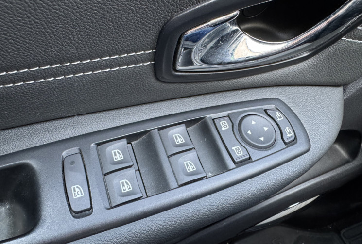 Renault GRAND SCENIC lll ( 3 ) 1.6 DCI 130 BOSE 7 PL * ENTRETIEN A JOUR * CT OK * GARANTIE 6 MOIS