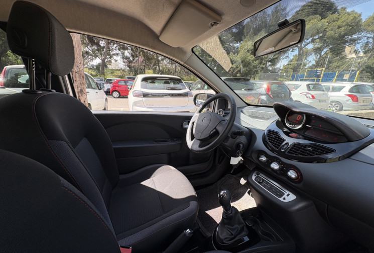 Renault Twingo 1.2 LEV 16v 75 ch Intens CLIM/RADAR AR / Bluetooth 