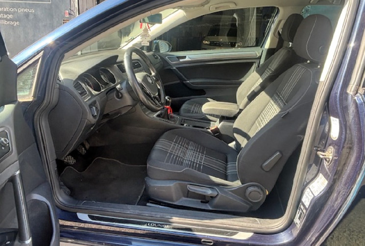 Volkswagen Golf VII lounge 1.6 TDI 16V Blue Motion 110cv / SIEGE CHAUFFANT / JANTES ALU / DETECTEUR 