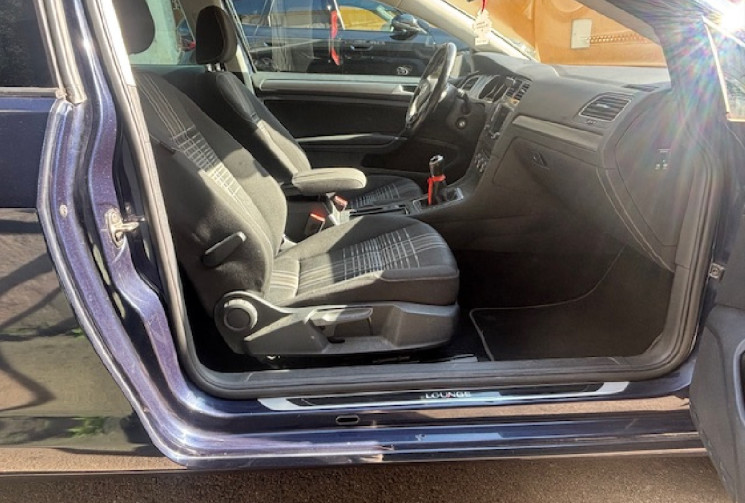 Volkswagen Golf VII lounge 1.6 TDI 16V Blue Motion 110cv / SIEGE CHAUFFANT / JANTES ALU / DETECTEUR 