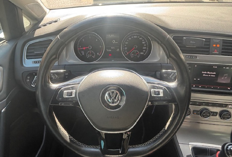 Volkswagen Golf VII lounge 1.6 TDI 16V Blue Motion 110cv / SIEGE CHAUFFANT / JANTES ALU / DETECTEUR 