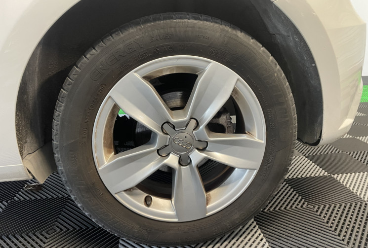 Audi A1 AUDI A1 1.0 TFSI 82ch ( idéal jeune permis ) 