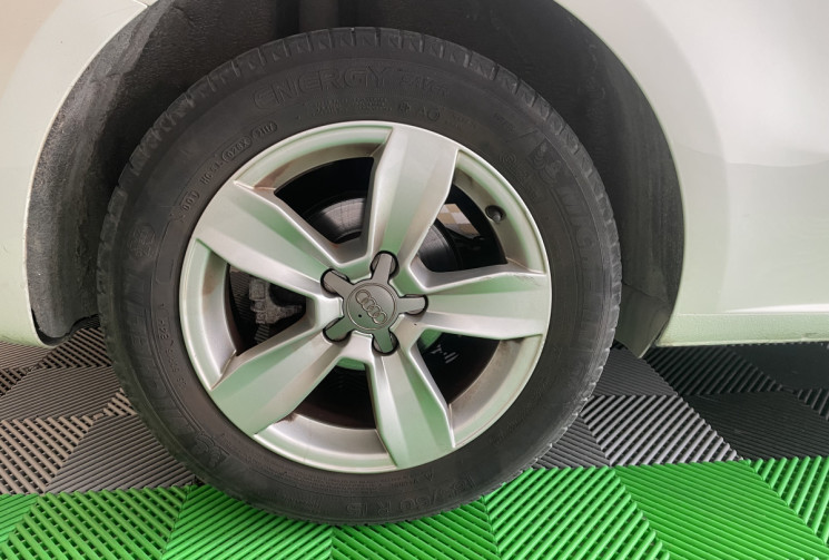 Audi A1 AUDI A1 1.0 TFSI 82ch ( idéal jeune permis ) 