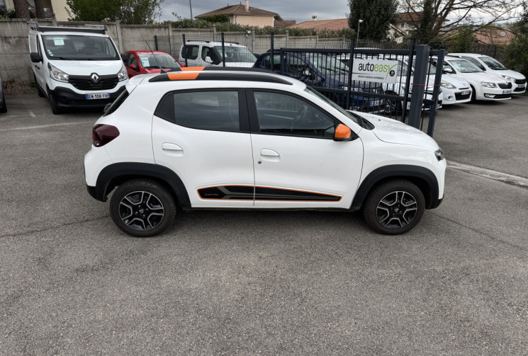Dacia Spring  Confort + / PREMIERE MAIN 