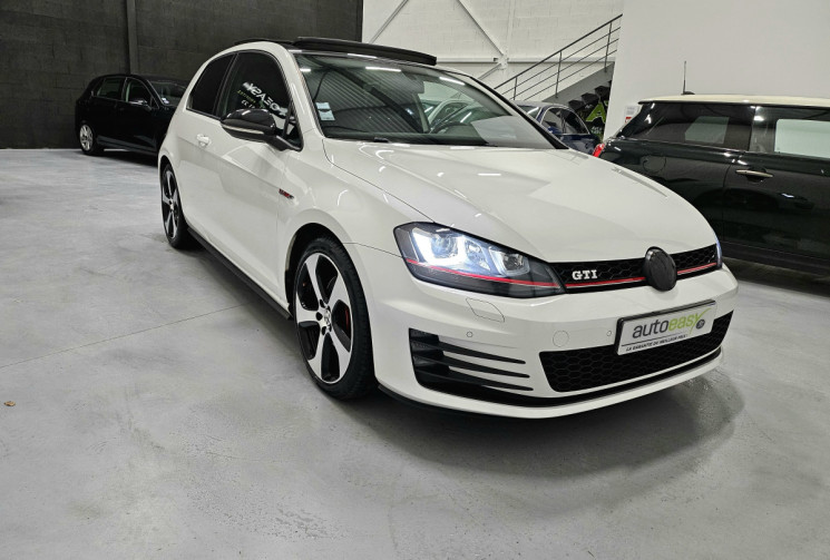 Volkswagen Golf 7 gti 220 cv / TO / dynaudio / camera / keyless / 56500 klm !!!