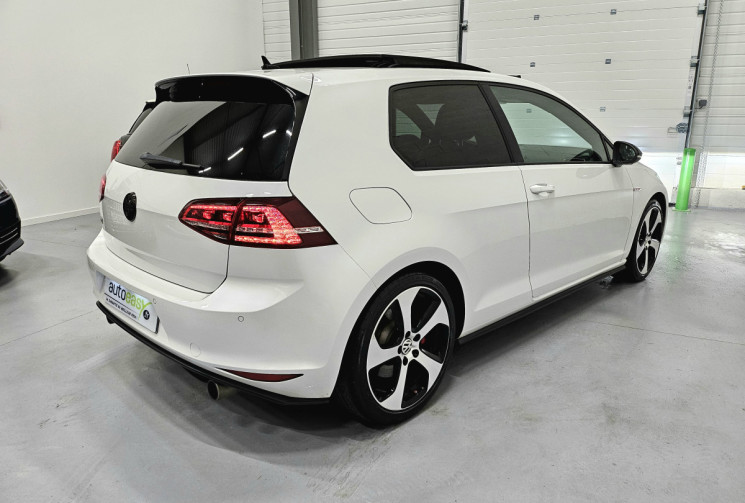 Volkswagen Golf 7 gti 220 cv / TO / dynaudio / camera / keyless / 56500 klm !!!