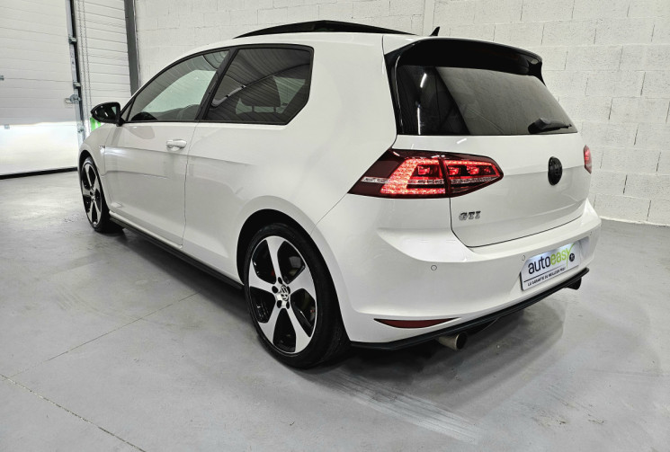 Volkswagen Golf 7 gti 220 cv / TO / dynaudio / camera / keyless / 56500 klm !!!