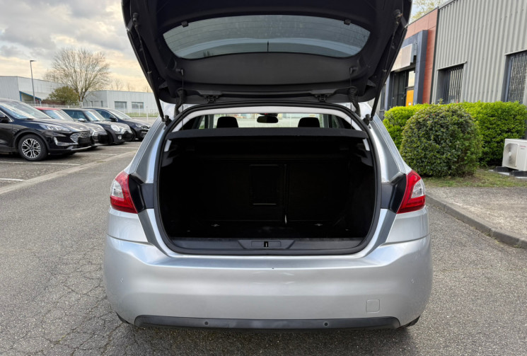 Peugeot 308 1.6 BlueHDi 120 ALLURE/ DISTRIBUTION NEUVE