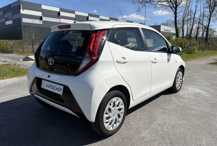 Toyota Aygo 72 cv X-play 1.0 VVT-i * Carplay * Caméra * Chaine de Distribution * Garantie Toyota