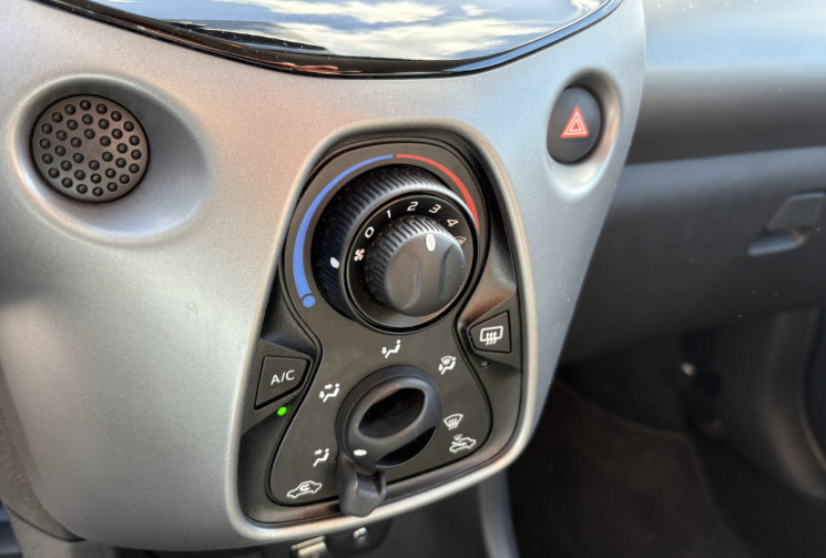 Toyota Aygo 72 cv X-play 1.0 VVT-i * Carplay * Caméra * Chaine de Distribution * Garantie Toyota