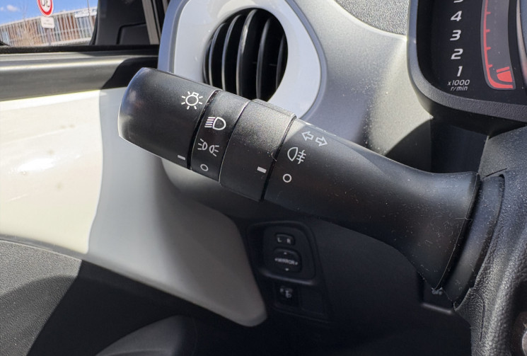 Toyota Aygo 72 cv X-play 1.0 VVT-i * Carplay * Caméra * Chaine de Distribution * Garantie Toyota