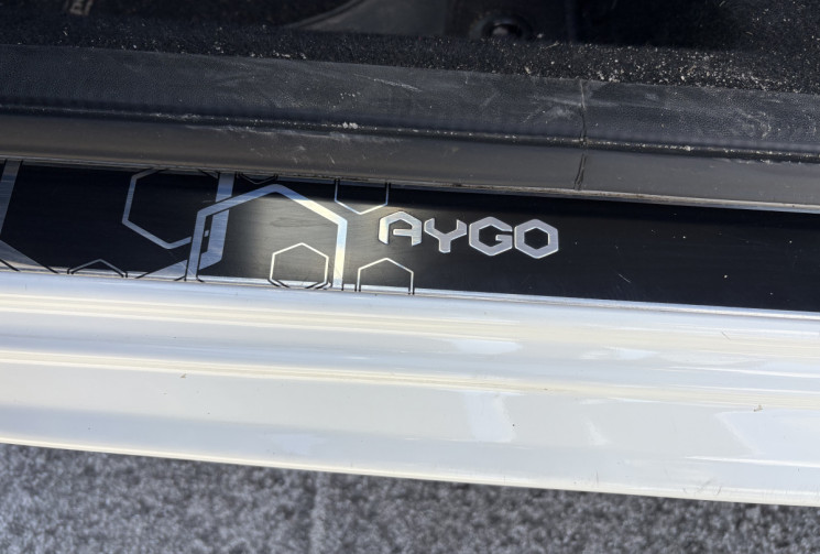 Toyota Aygo 72 cv X-play 1.0 VVT-i * Carplay * Caméra * Chaine de Distribution * Garantie Toyota
