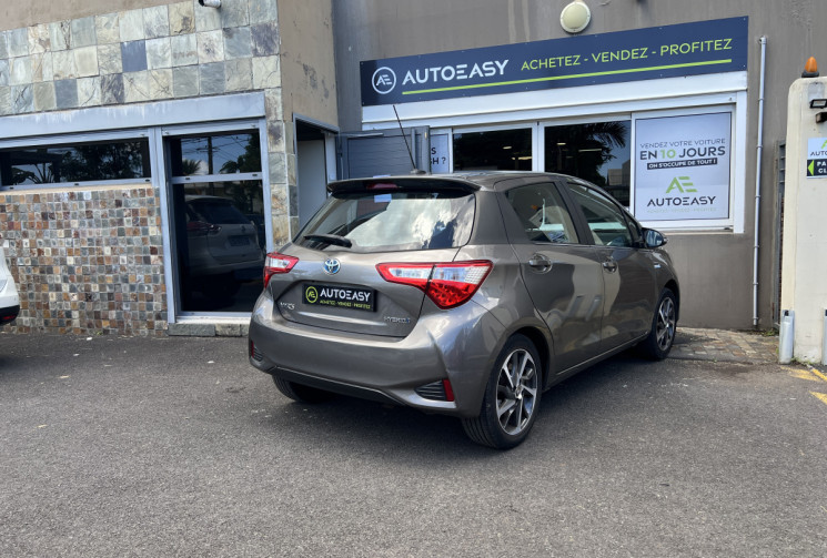 Toyota Yaris  3 Phase 3  1.5 VVTi HSD Hybrid 100h E-CVT 75 cv COLLECTION