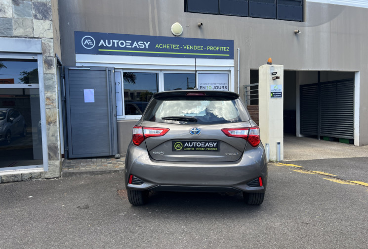 Toyota Yaris  3 Phase 3  1.5 VVTi HSD Hybrid 100h E-CVT 75 cv COLLECTION