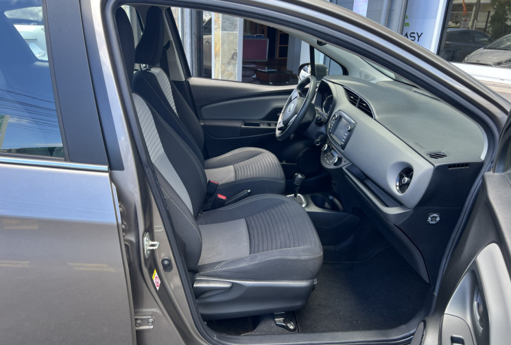Toyota Yaris  3 Phase 3  1.5 VVTi HSD Hybrid 100h E-CVT 75 cv COLLECTION