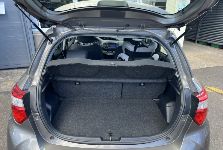Toyota Yaris  3 Phase 3  1.5 VVTi HSD Hybrid 100h E-CVT 75 cv COLLECTION