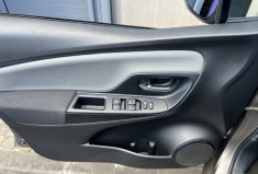 Toyota Yaris  3 Phase 3  1.5 VVTi HSD Hybrid 100h E-CVT 75 cv COLLECTION