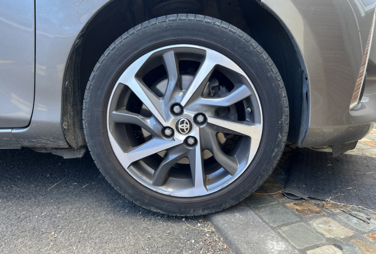 Toyota Yaris  3 Phase 3  1.5 VVTi HSD Hybrid 100h E-CVT 75 cv COLLECTION