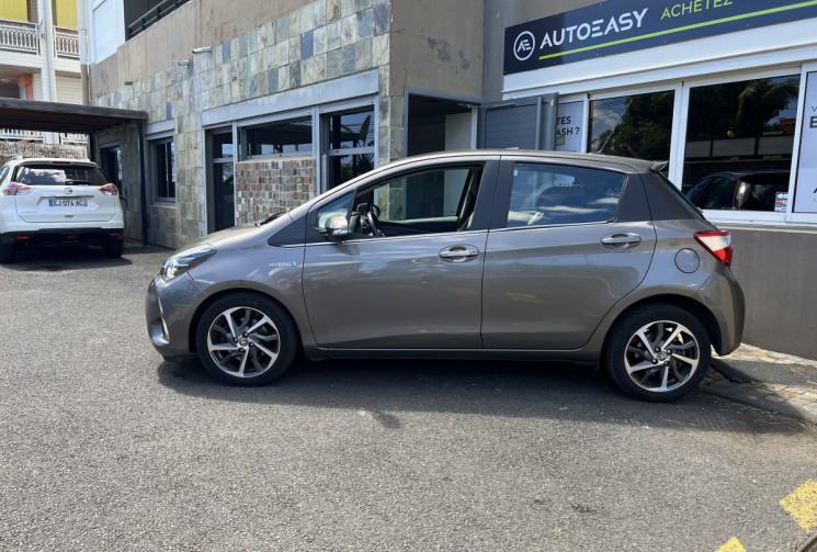 Toyota Yaris  3 Phase 3  1.5 VVTi HSD Hybrid 100h E-CVT 75 cv COLLECTION