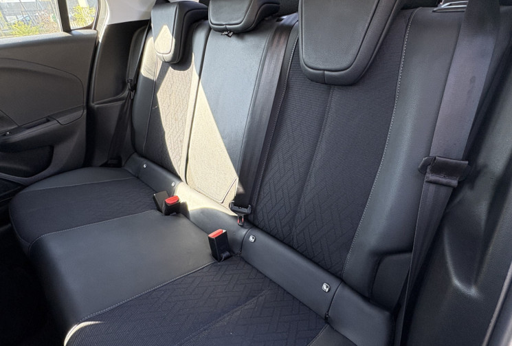 Opel Corsa Elégance 1.2 i 75 cv S&S * Caméra * Carplay * Clim * Distribution faite en 11/2023