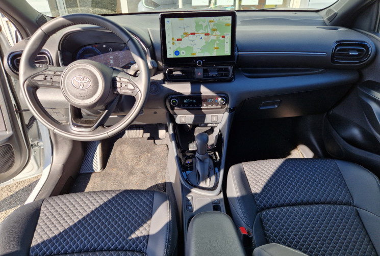 Toyota Yaris 116h COLLECTION 5p